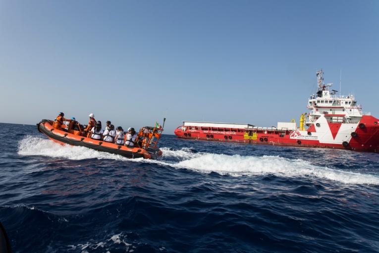 Le Prudence durant un sauvetage en Mer Méditerranée Andrew McConnell/Panos Pictures