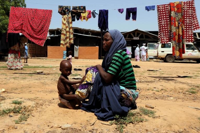 Depuis 2011 MSF appuie le ministère de la santé dans la région de Maradi au Niger pour réduire la mortalité des enfants de moins de cinq ans particulièrement élevée durant la saison de pic de malnutrition et de paludisme qui s’étend généralem