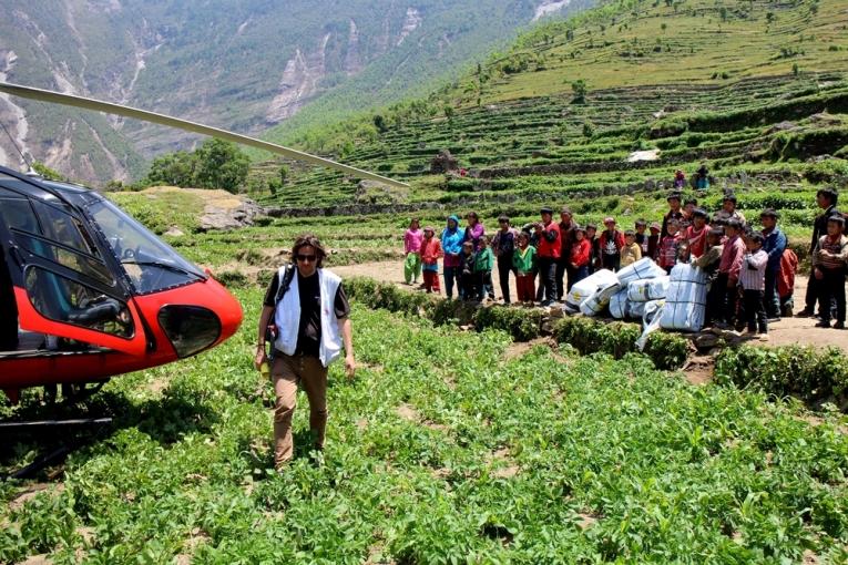 Des équipes MSF explorent par hélicoptère des villages reculés qui ont été touchés par le séisme du 25 avril et où l'aide n'est pour l'instant pas encore parvenue.