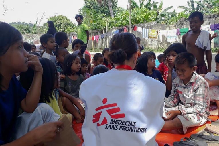 MSF organise également des activités de soutien de santé mentale pour les enfants.