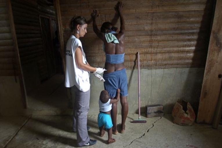 Contraception par injection lors d'un dispensaire mobile dans Buenaventura