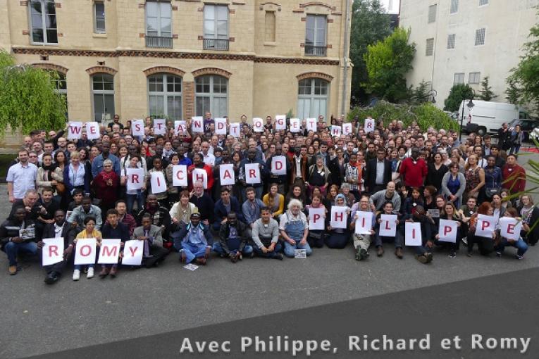 Photo prise lors de l'Assemblée Générale de MSF en juin 2016 en soutien à nos collègues retenus en RDC.