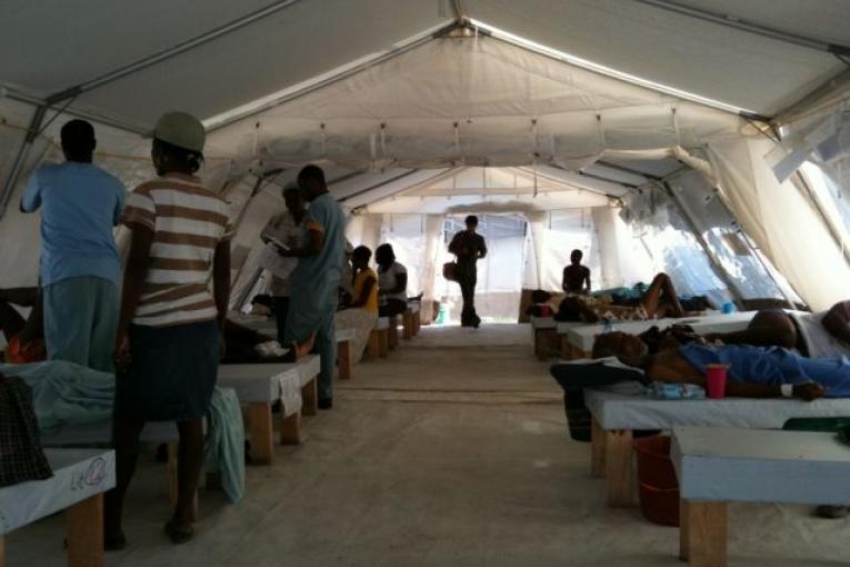 Un centre de traitement du choléra de MSF à Bicentenaire en décembre 2010