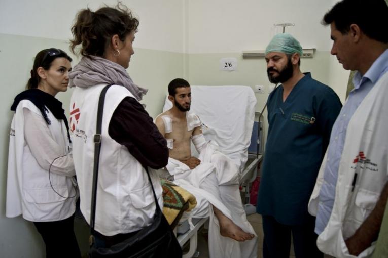 Une équipe de Médecins Sans Frontières visite l'hôpital Abbad à Misrata en juillet 2011.