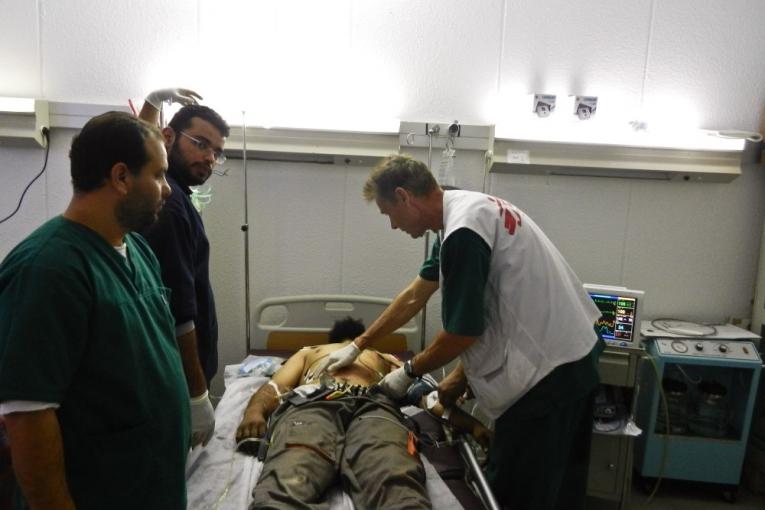 Equipe MSF dans l'hôpital de Zintan