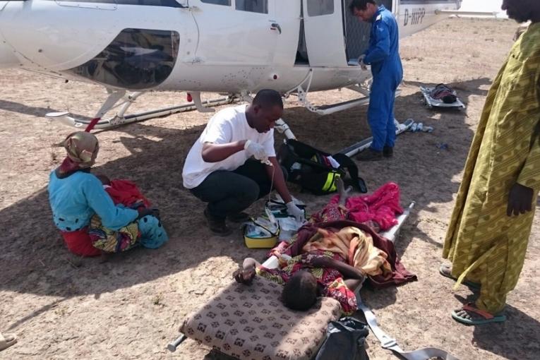 Mohammed coordinateur médical évacue les blessés après le bombardement.