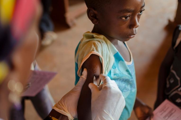 Vaccination contre la rougeole à Bria en RCA mars 2015. MSF