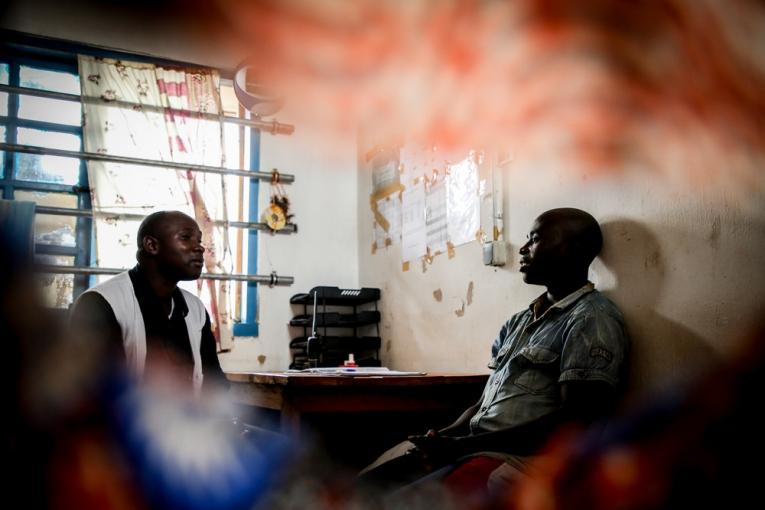 Consultation de santé mentale à l'hôpital MSF de Mweso, en RDC. Septembre 2017