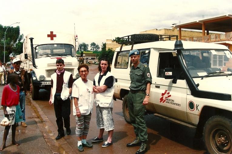 Rwanda 20 ans  13 avril 1994  Route de Kigali  Xavier Lassalle et équipe MSF au départ du convoi