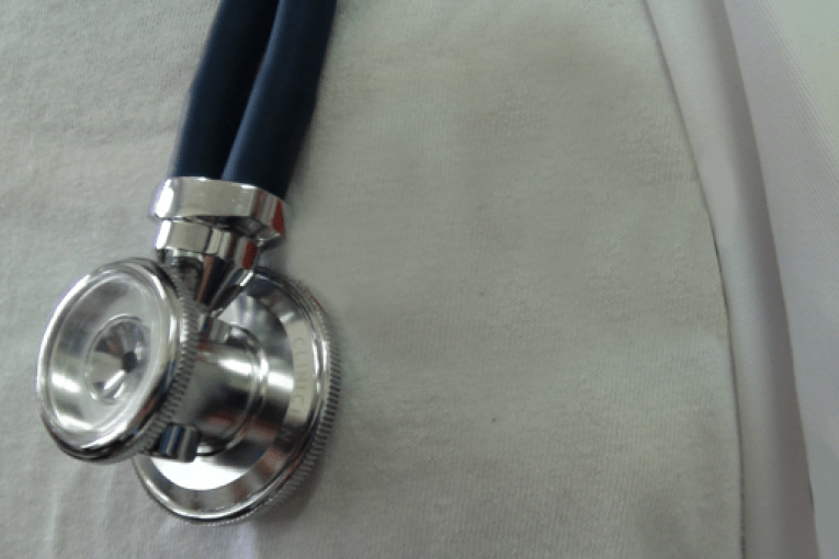 En Syrie le régime exerce une répression sans merci contre les personnes blessées lors des manifestations et contre le personnel médical qui tente de leur porter secours. Médecins Sans Frontières (MSF) qui est dans l’incapacité d’intervenir d