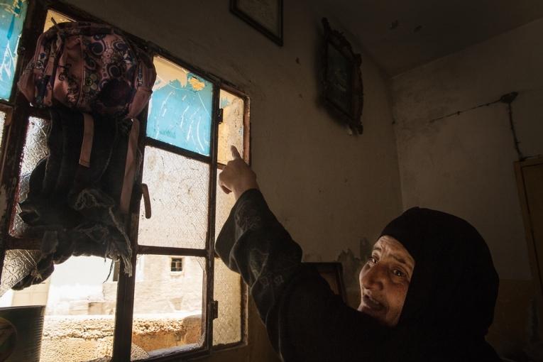 Amal est une patiente de MSF vivant au sud d'Hébron. Sa maison a été pillée à plusieurs reprises par les forces israéliennes dans le cadre de la répression suite à l'enlèvement de trois jeunes colons le 12 juin. Les forces israéliennes ont arrê