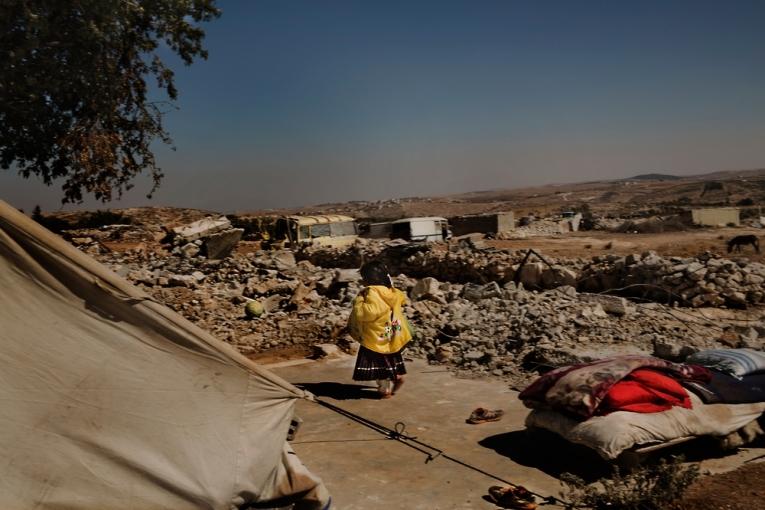 Les forces israéliennes ont démoli plusieurs maisons au sud d'Hébron disant que les habitants n'avaient pas le droit d'y construire. Ces Palestiniens ont vécu là pendant plusieurs années mais les ordres de démolition sont survenus dans le contexte 