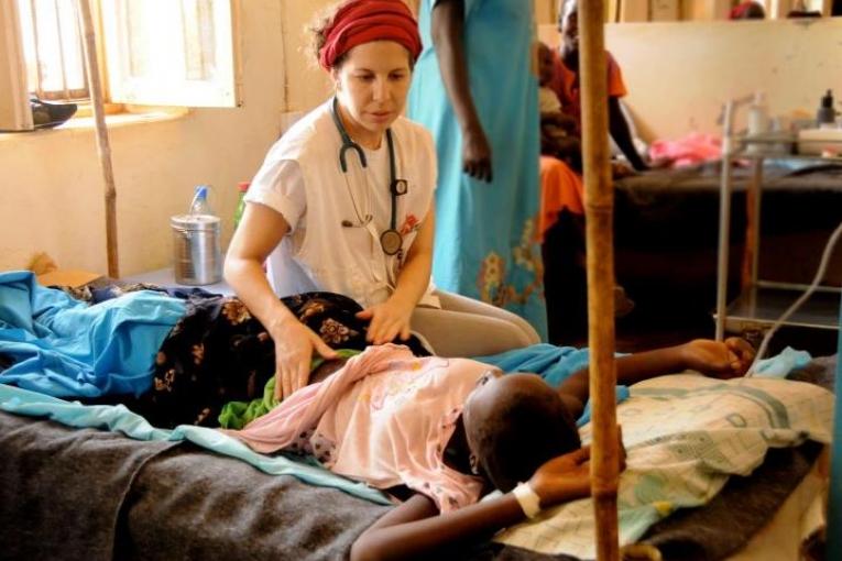 Veronica dans la maternité de l'hôpital d'Aweil gérée par MSF.