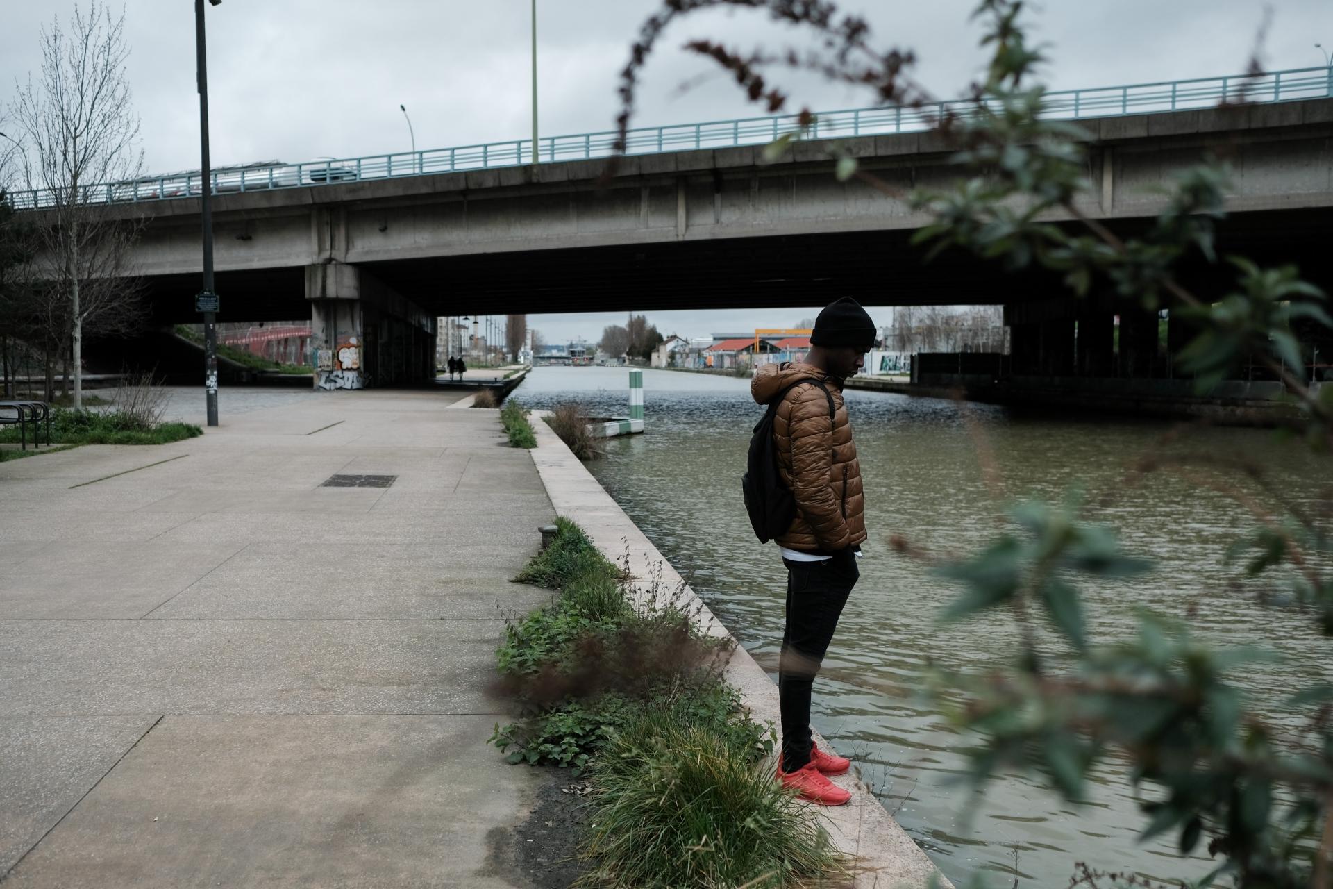 Yannick le long du canal de l'Ourq à Paris.