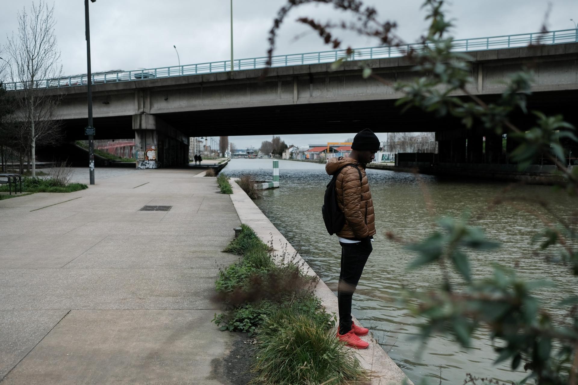 Yannick le long du canal de l'Ourq à Paris.