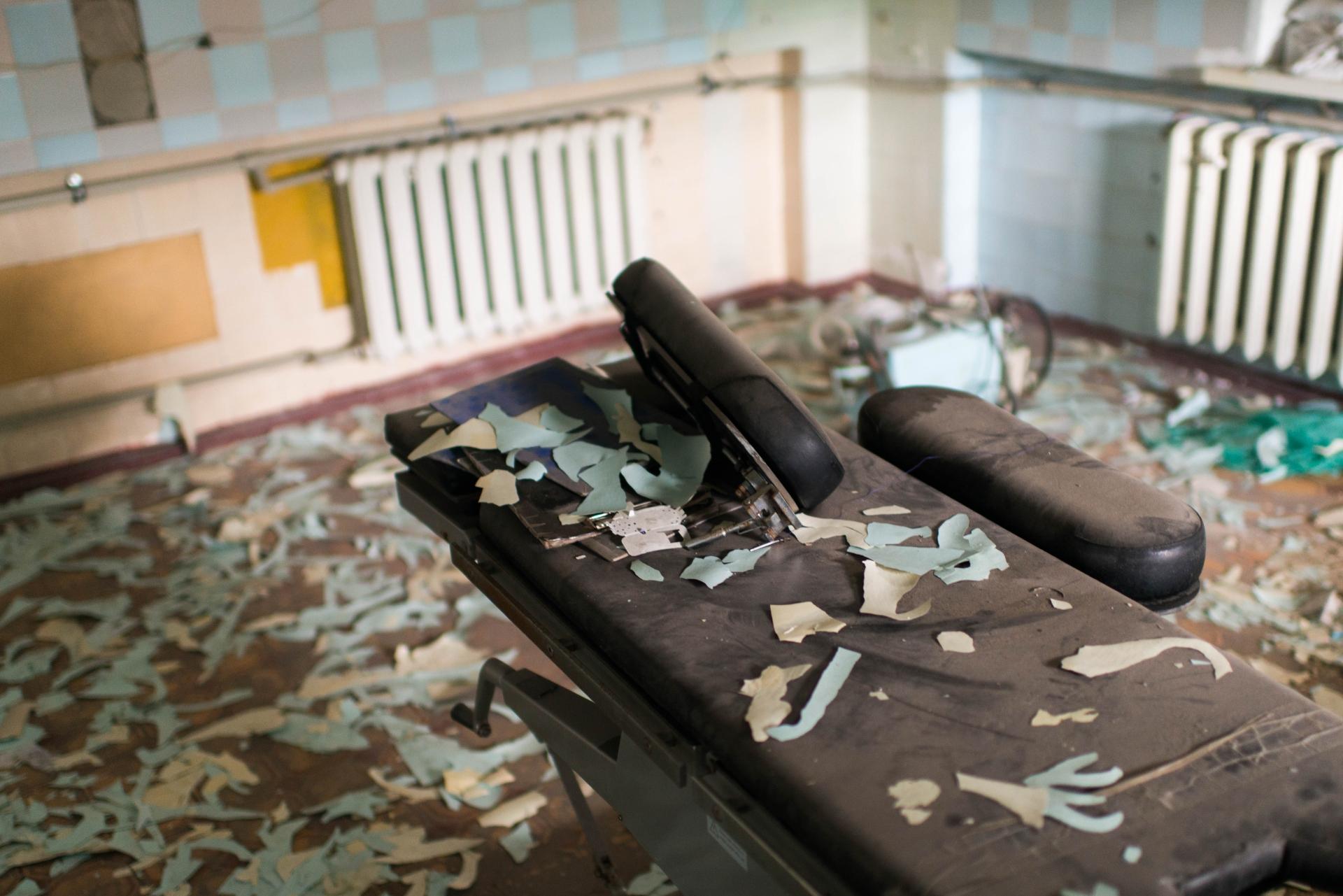 Un hôpital détruit à Lyman, dans la région de Donetsk. Ukraine. Février 2023.