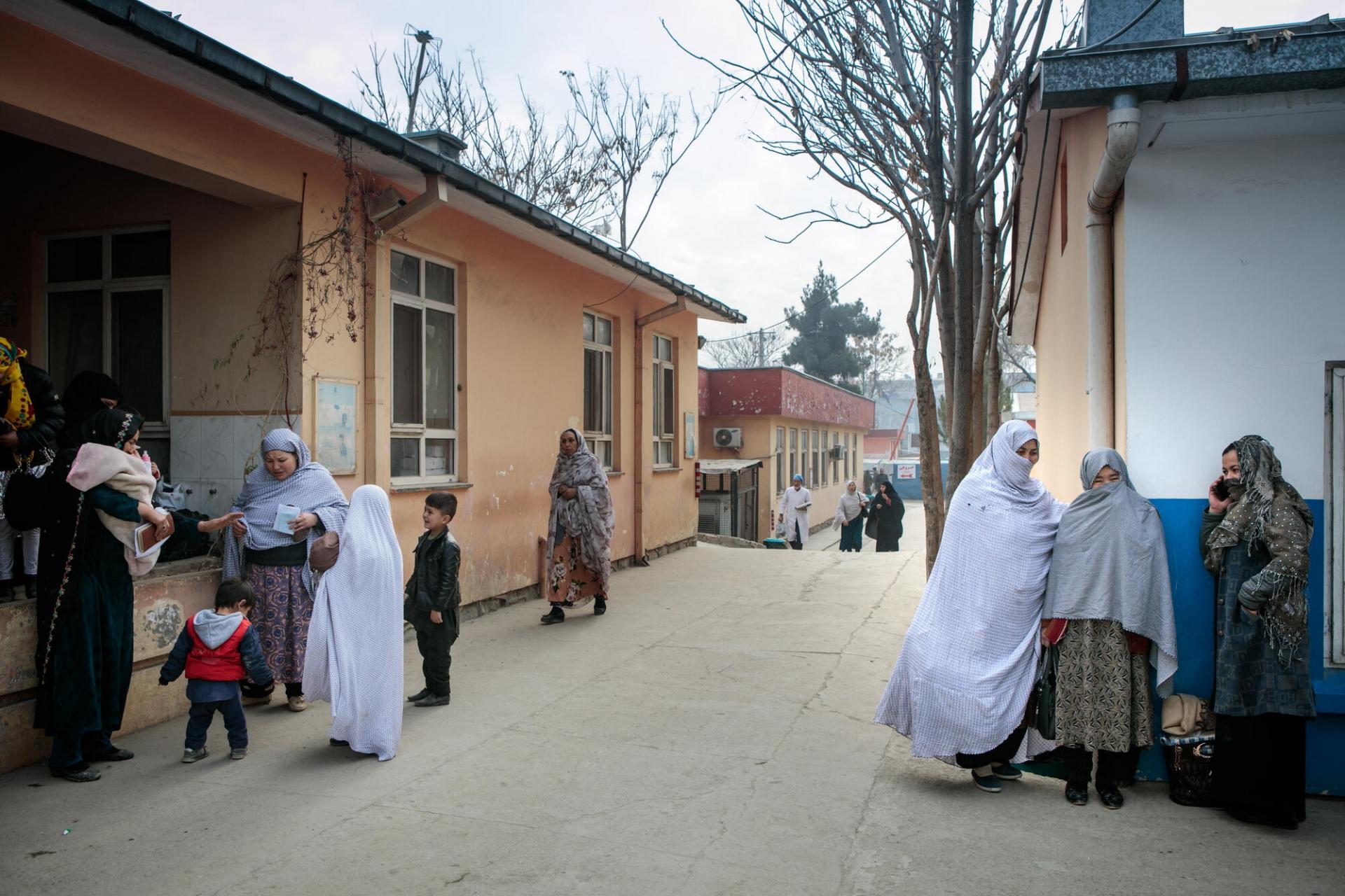 Allées de l’hôpital dans lequel la maternité MSF est installée.