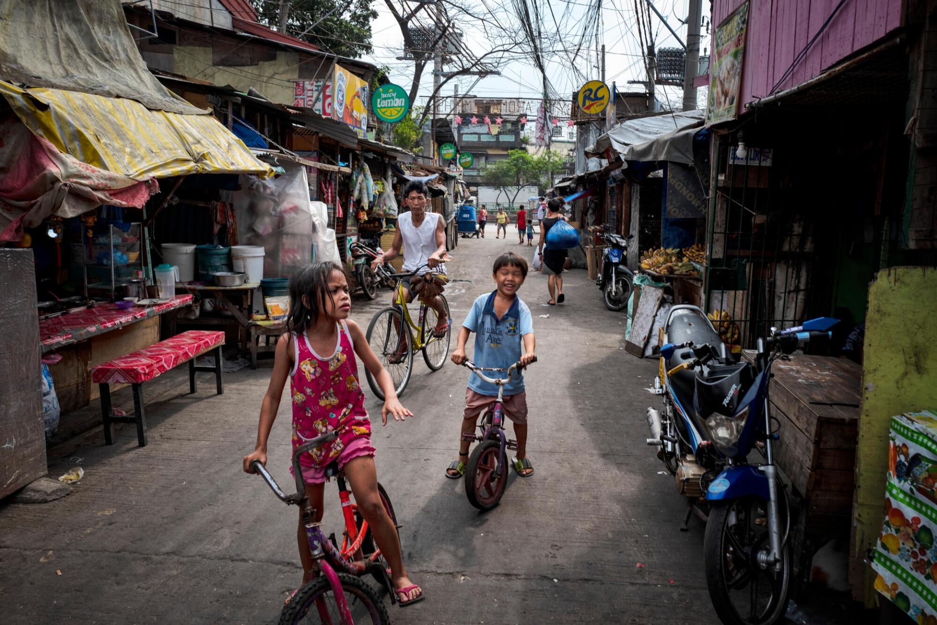 Vue d'une rue du quartier de Tondo à Manille. Philippines. 13 mars 2023.