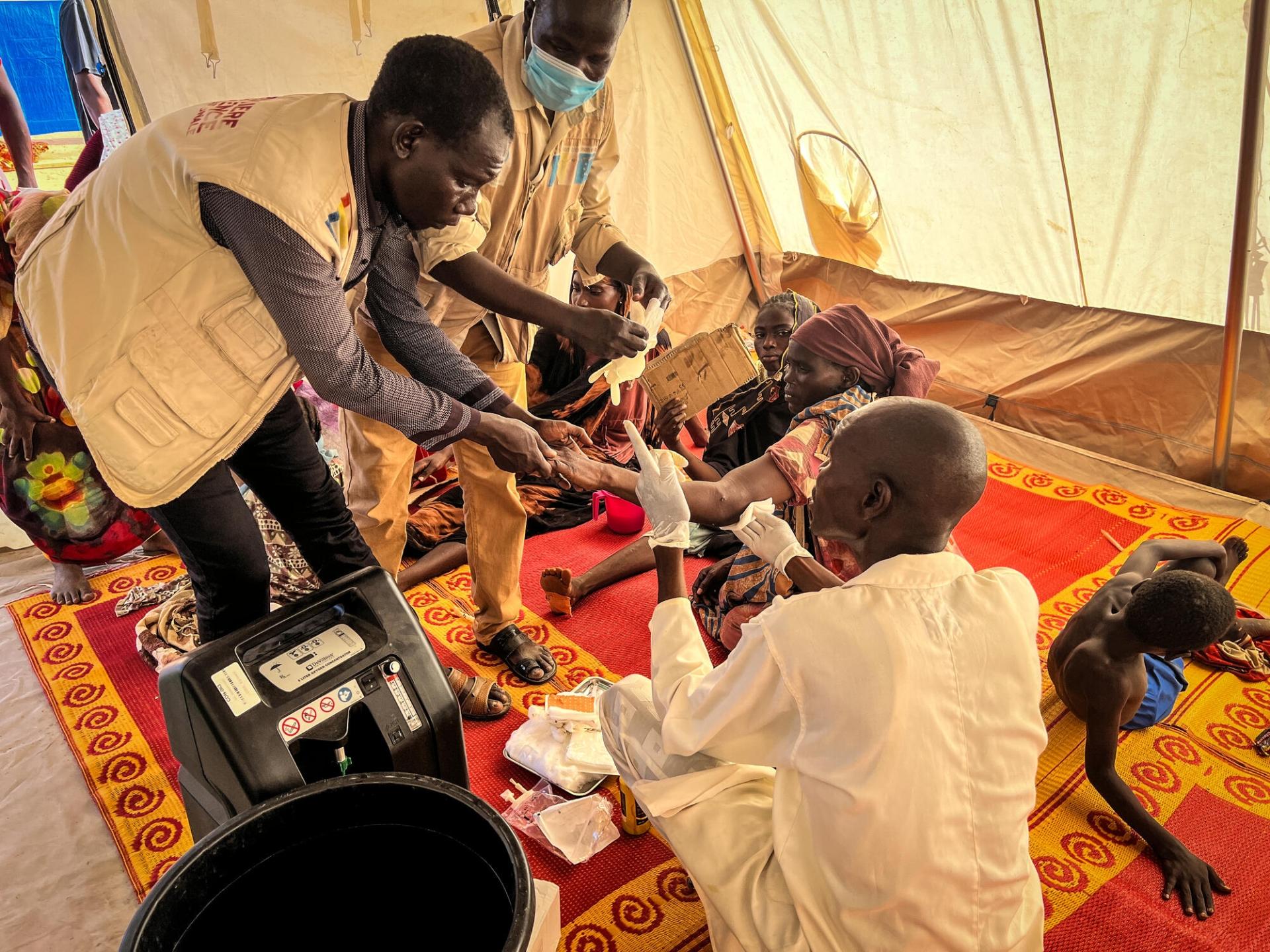 Plus de 600 blessés de guerre soudanais arrivent à l'hôpital d'Adré