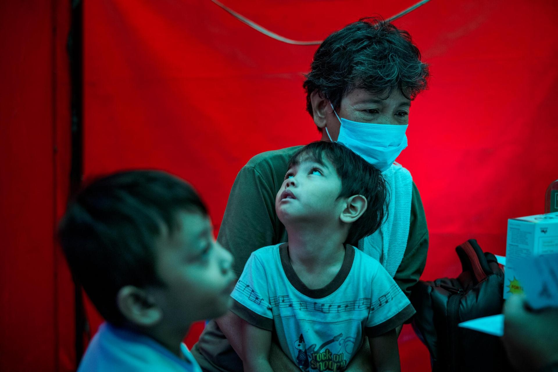 Tuberculosis in Tondo, Manila - Ezra Acayan