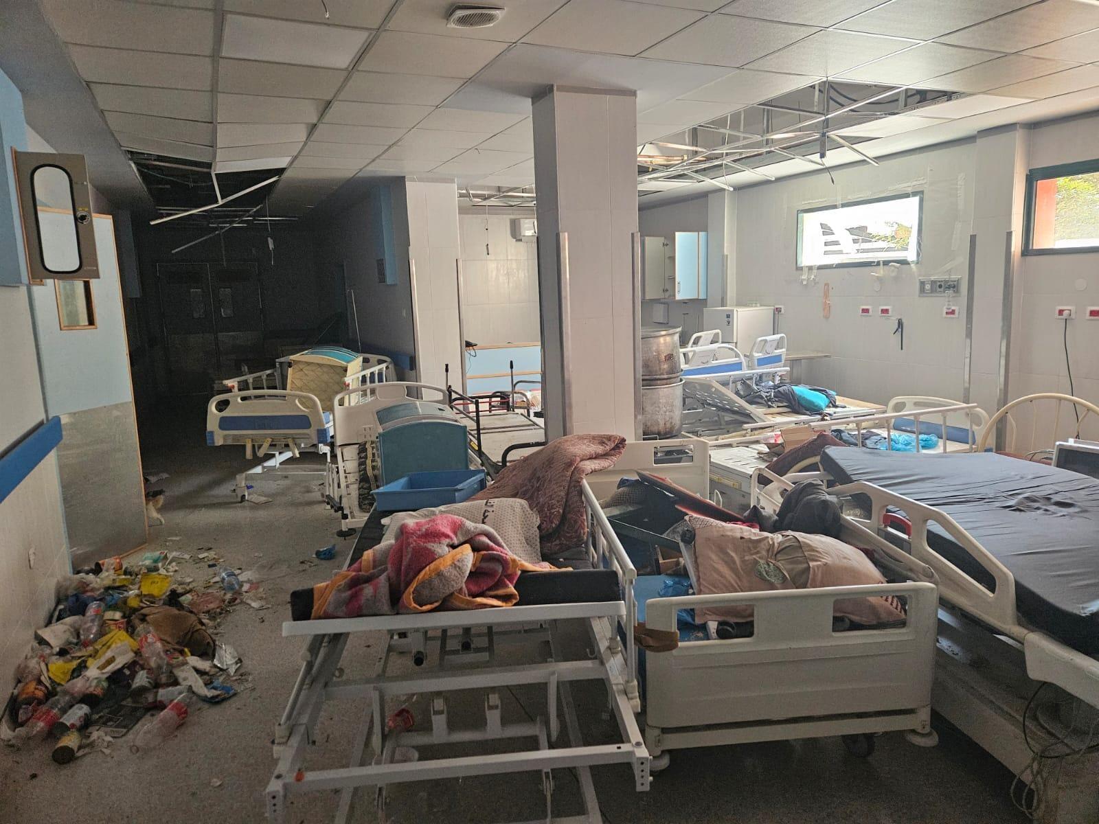 Photographie prise à l’intérieur de l’hôpital Nasser, Gaza, 13 mars 2024