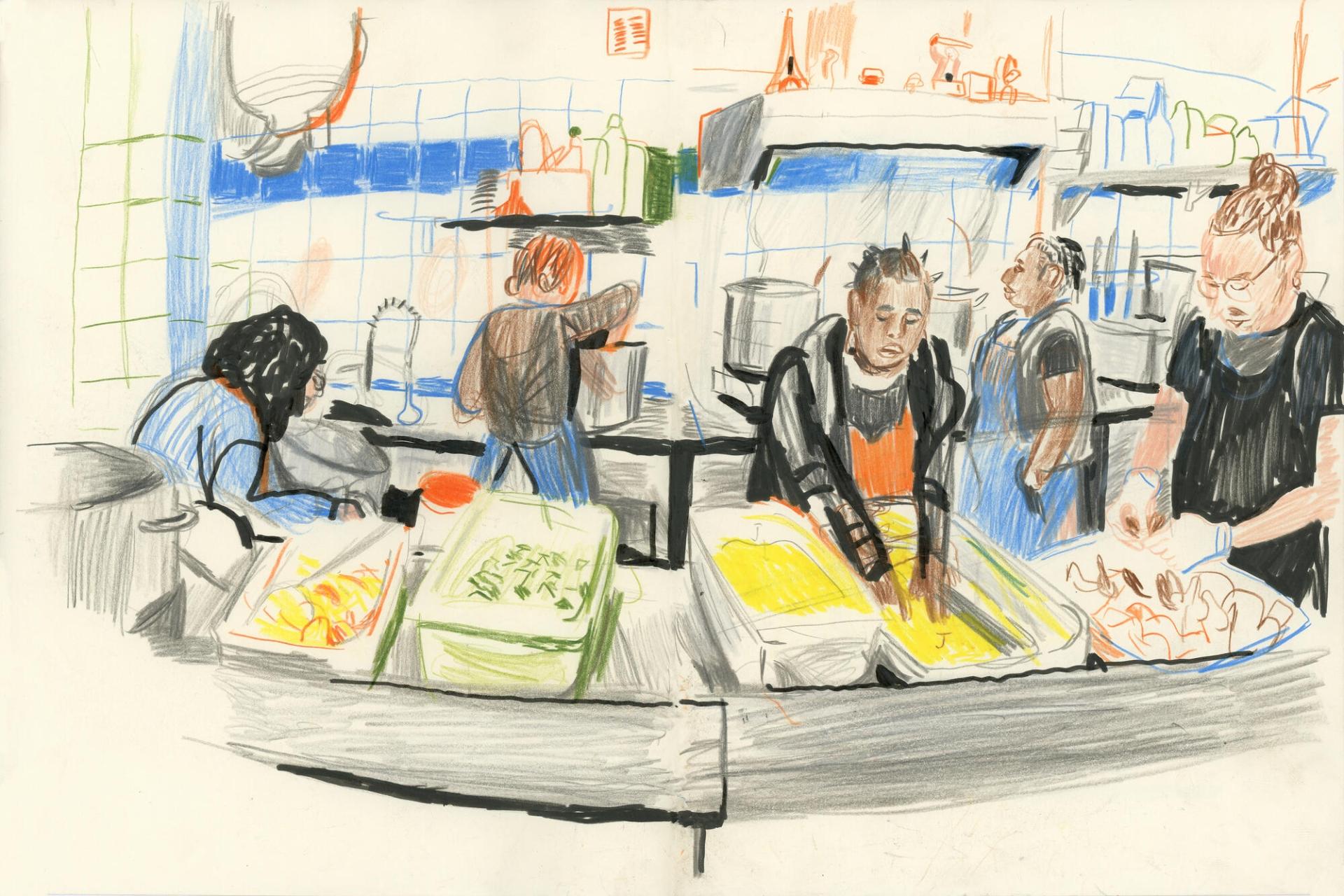 Les équipes de la cuisine du GR1 préparent le repas. Elles sont souvent aidés de plusieurs adolescents.