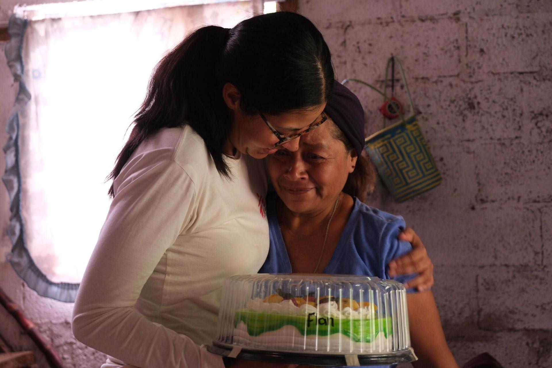 Cecilia recieves her farewell cake