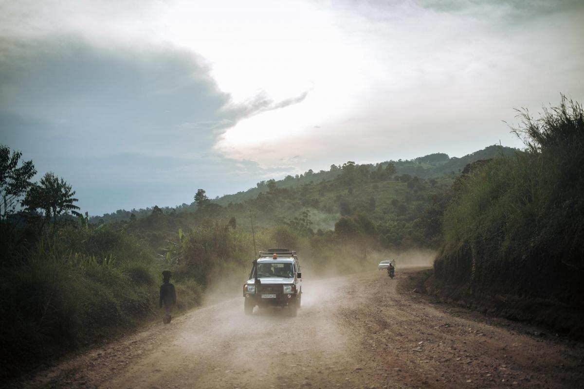 Une équipe de Médecins Sans Frontières se déplace entre Kalunguta et Butembo. 2018. République démocratique du Congo.
© Alexis Huguet