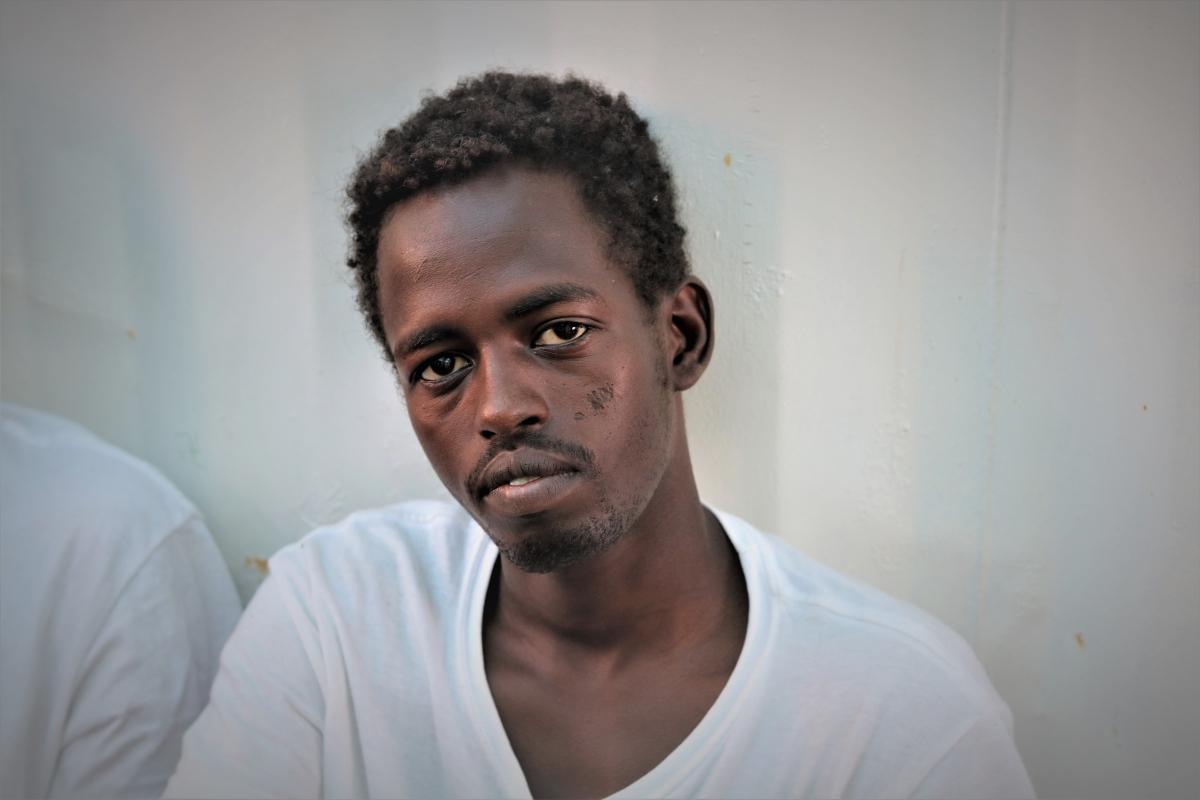 Mohammed à bord de l'Ocean Viking, peu de temps après l'opération de sauvetage. 2019.
 © Hannah Wallace Bowman / MSF