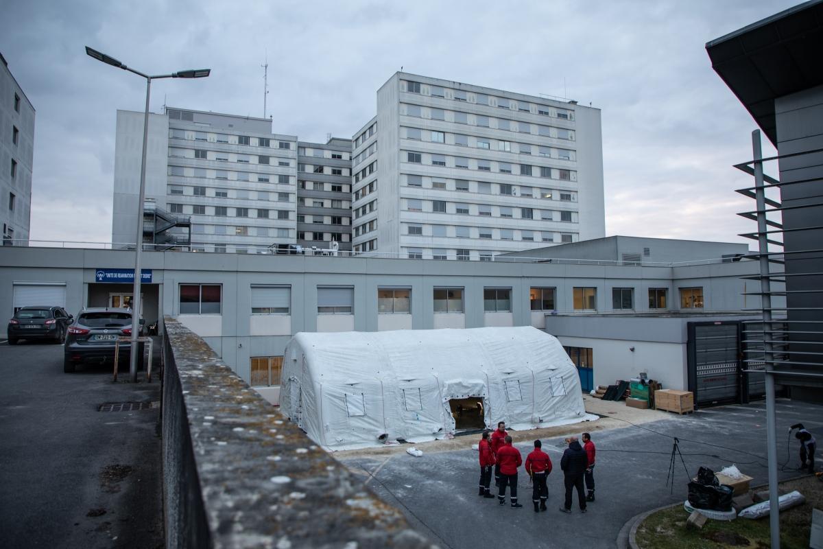 Le service de réanimation du CHU de Reims est actuellement occupé à 85%, tandis que des travaux d'agrandissement sont en cours. Reims, 4 avril 2020.
 © Agnes Varraine-Leca/MSF