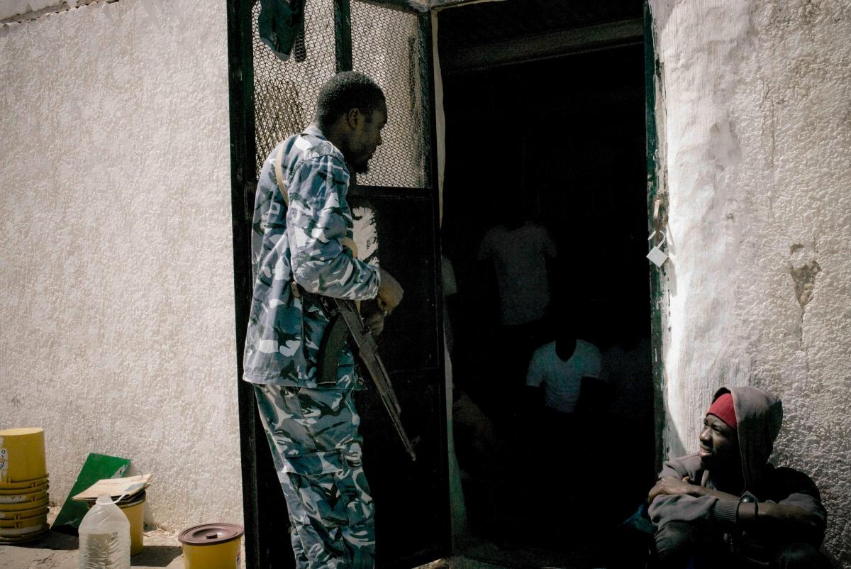 Un nouveau groupe de gardiens dans le centre de détention d'Abu Salim.
© Guillaume Binet/Myop