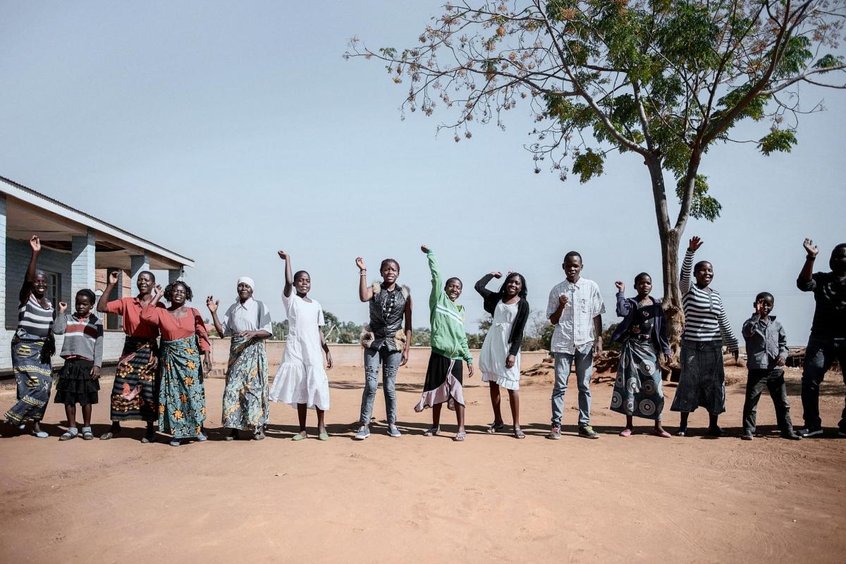 Centre de santé de Mbulumbuzi. Les équipes prennent en charge les nouveaux arrivants.
 © Luca Sola