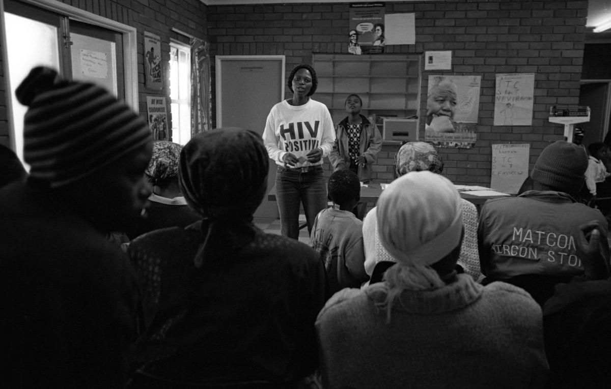 Novembre 2013. Lusikisiki, dans l’ancien Transkei, en Afrique du Sud. Un groupe de soutien aux personnes séropositives dans une clinique de MSF.
 © Francesco Zizola/Noor
