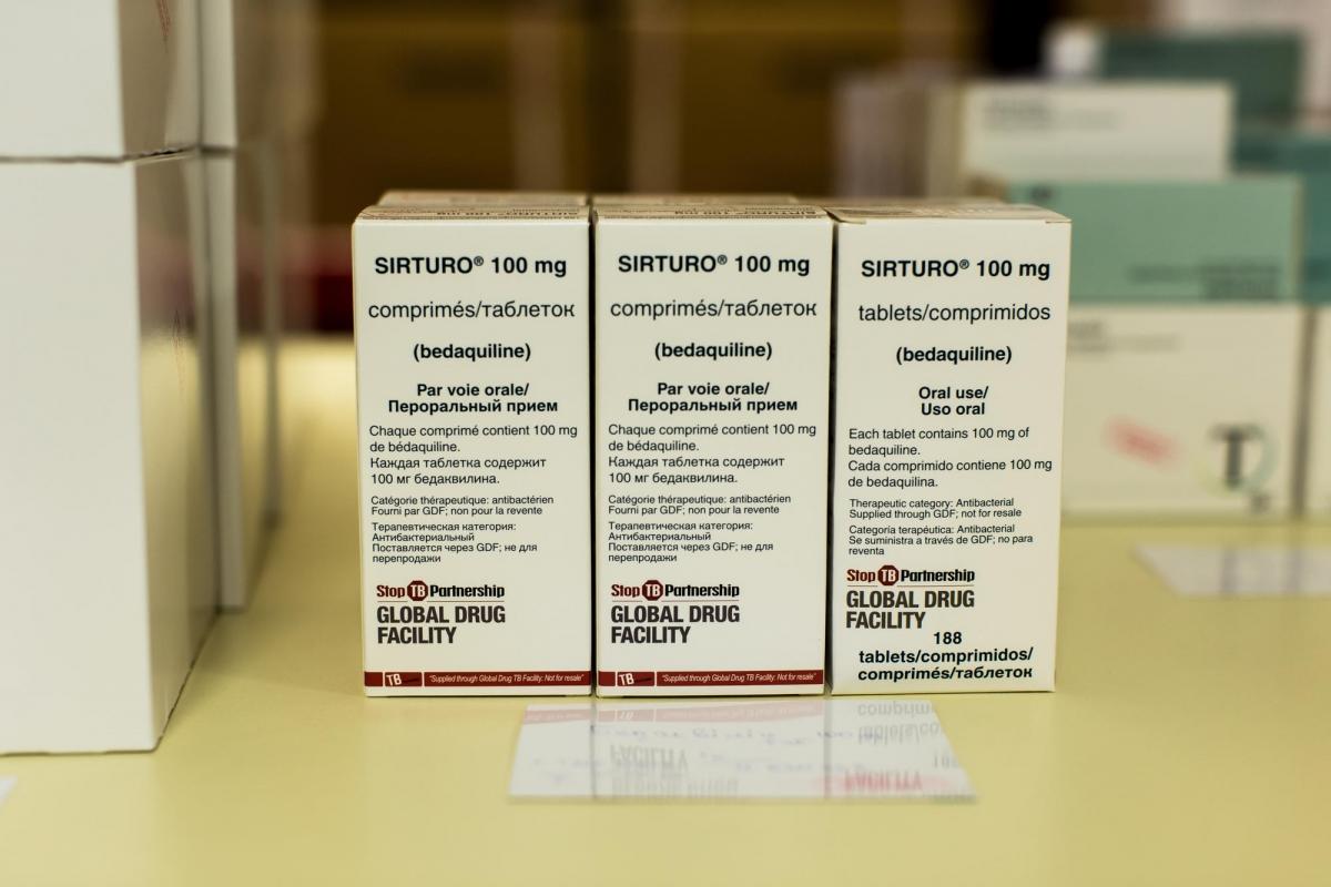 La bédaquiline est l'un des nouveaux médicaments oraux utilisés pour le traitement de la tuberculose. Ukraine. 2018.
© Oksana Parafeniuk