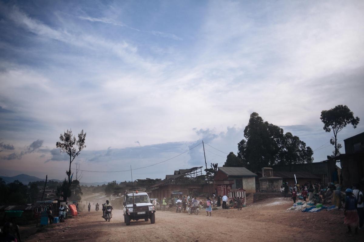 Des équipes de Médecins Sans Frontières se rendent à Kalunguta depuis le centre de traitement Ebola de Butembo. Novembre 2018. République démocratique du Congo.
© Alexis Huguet