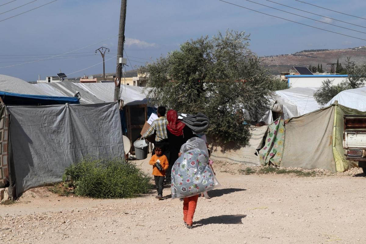 Distribution d'eau et de biens de première nécessité dans les camps du nord-ouest de la Syrie.
 © MSF