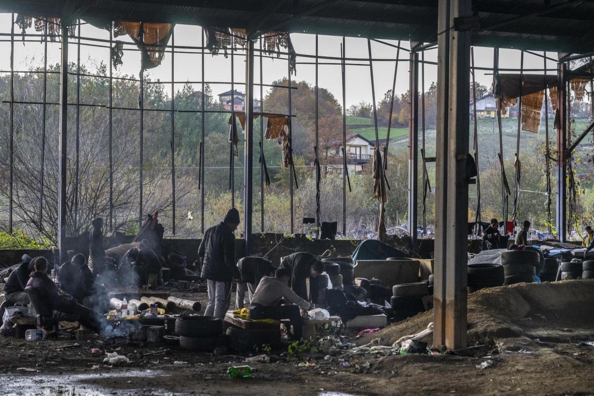 Les équipes&nbsp;MSF fournissent des soins de santé, et notamment de santé mentale, aux personnes ayant trouvé refuge dans le camp de Vucjak, ainsi qu'à celles vivant dans des squats aux alentours.&nbsp;
 © Anna Pantelia/MSF