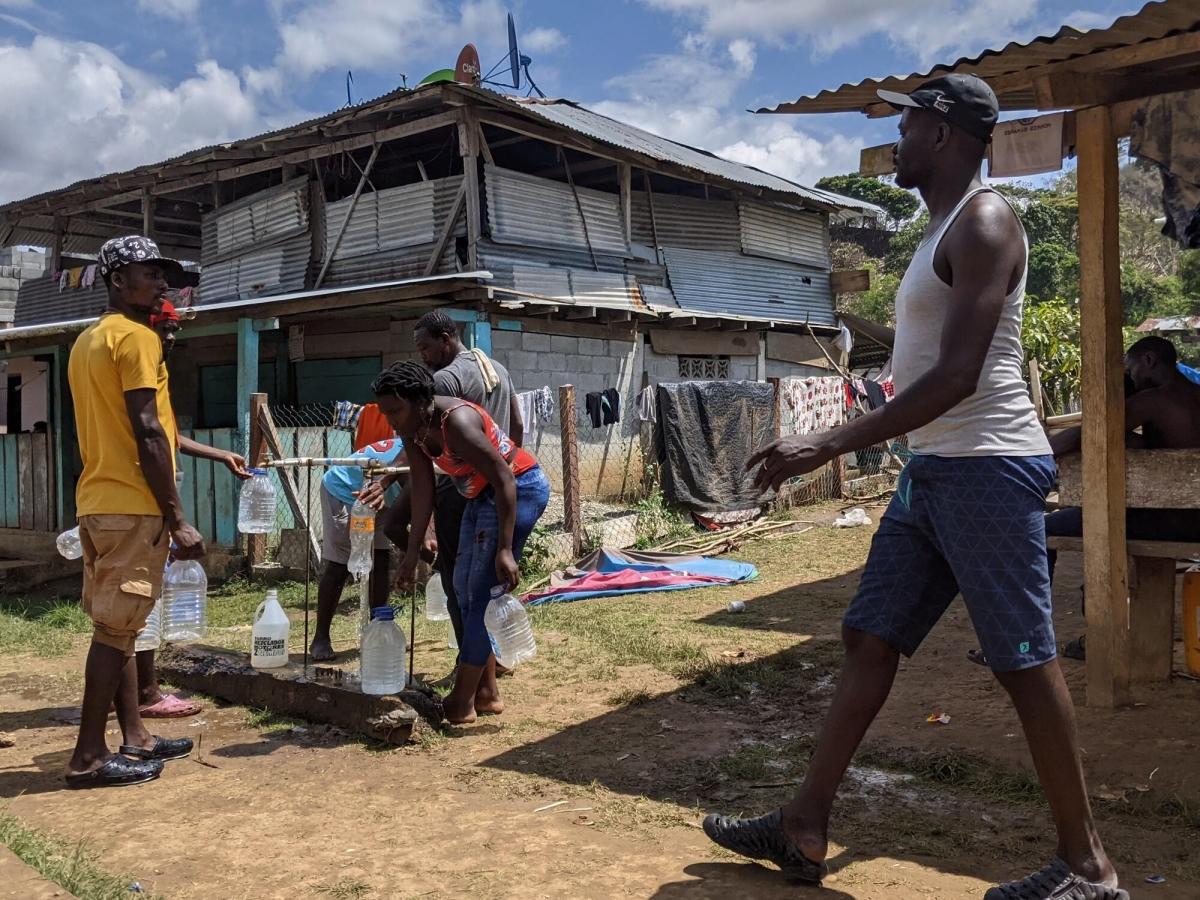 Bajo Chiquito est une communauté indigène du département Embera Wounaan. Lieu d'entrée au Panama,&nbsp;les migrants l'atteignent après 5 à 7 jours de marche, en saison sèche.&nbsp;Avec l'augmentation du nombre de migrants à travers la jungle du&nbsp;Darien, cette communauté d'environ 400 personnes a parfois été débordée.&nbsp;
 © Marcos Tamariz/MSF