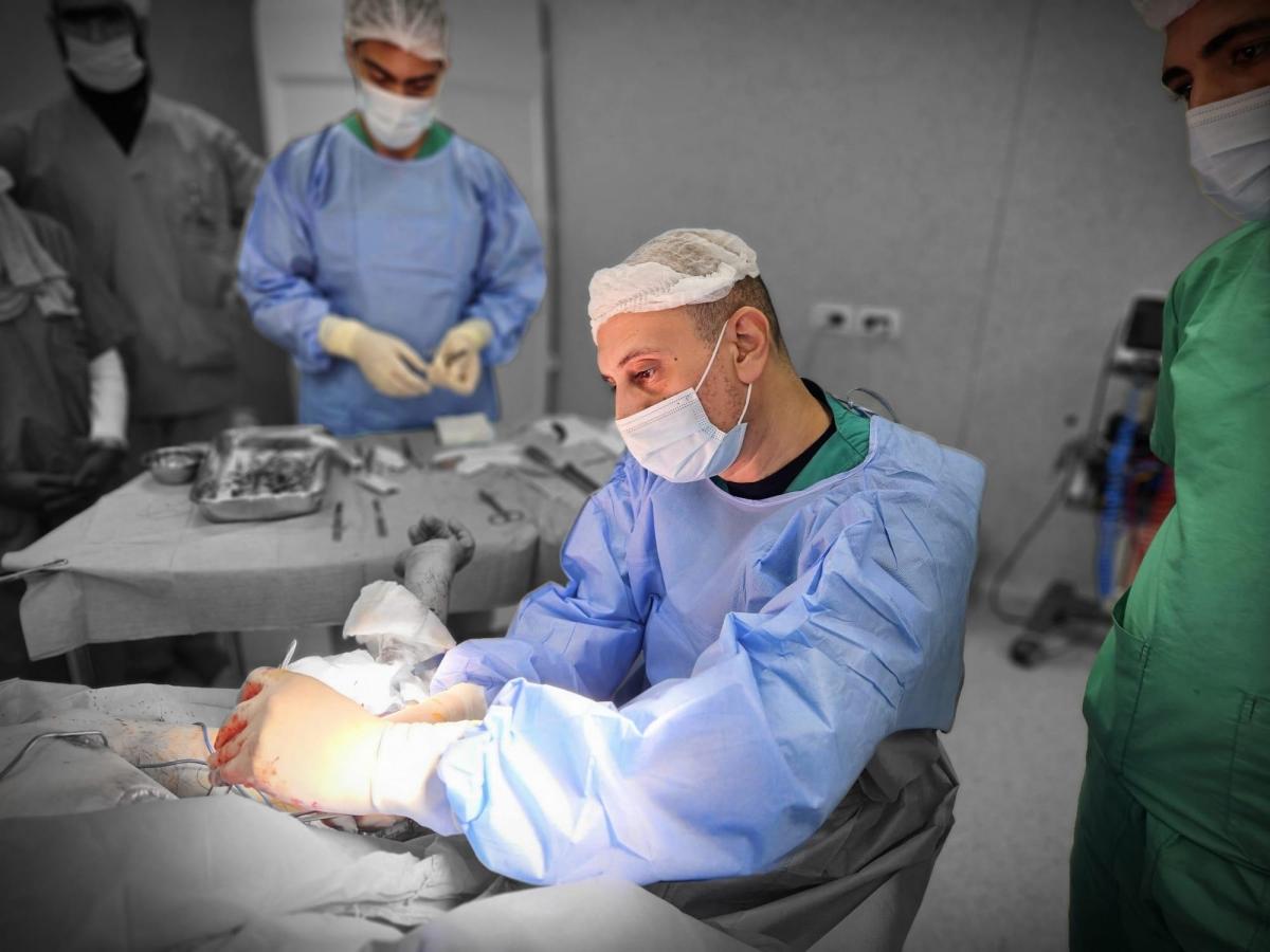 À l'hôpital Nasser, dans le sud de Gaza, Médecins Sans Frontières soutient les activités chirurgicales d'urgence pour les traumatismes et les brûlures.&nbsp;
 © MSF