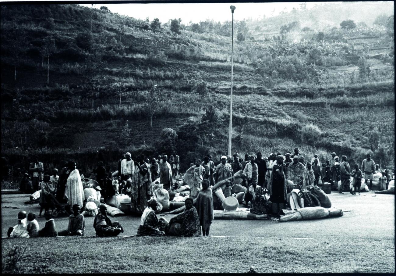 Réfugiés rwandais à la frontière entre le Burundi et le Rwanda. 13 avril 1994.
© Xavier Lassalle/MSF