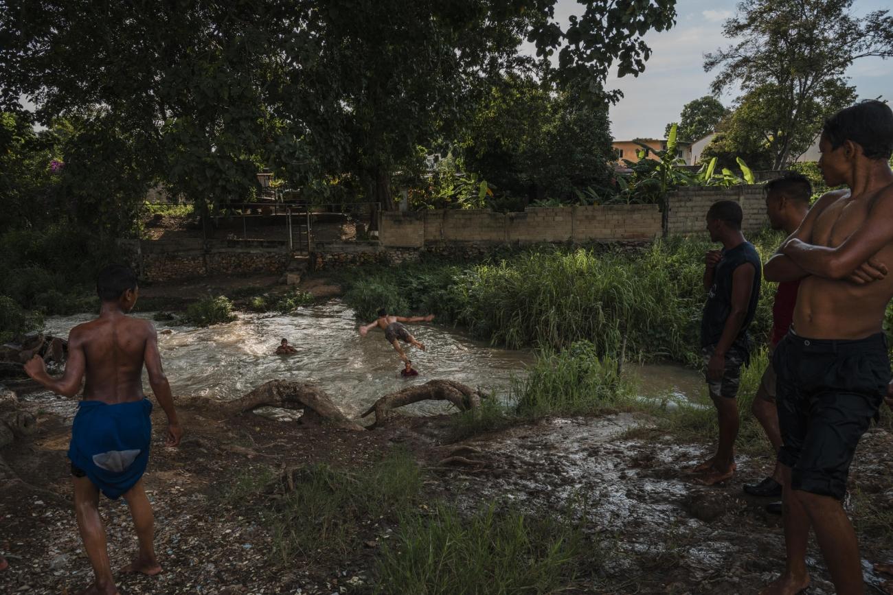 Dans la communauté de Brisas de Manantial, dans l'Etat d'Anzoategui, de nombreuses familles vivent dans des conditions précaires et peinent à accéder aux services de base.
© Adriana Loureiro Fernandez/MSF