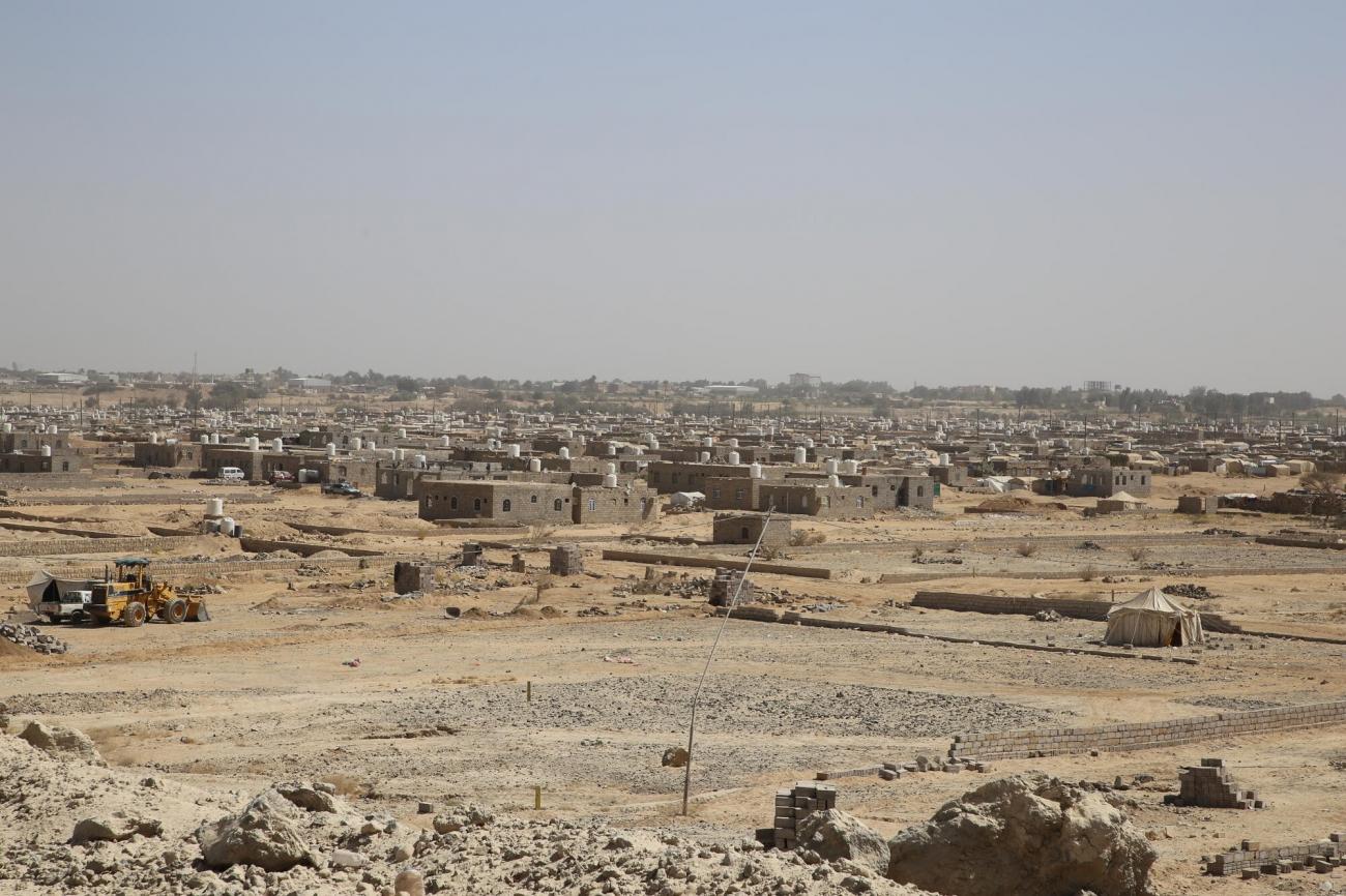 Le camp de déplacés d'Al Noor est l'un des plus importants de Marib. MSF y fournit des soins de santé primaire deux fois par semaine, grâce à sa clinique mobile. Marib, mars 2021.
© Nuha Haider/MSF