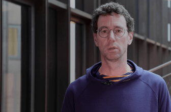 Michael Neuman dénonce les politiques migratoires de la France et de la Grande Bretagne