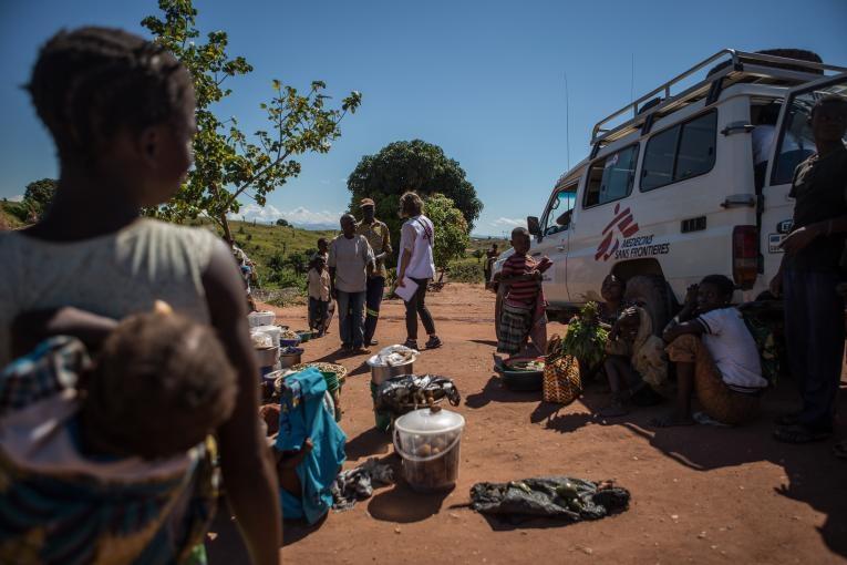 Médecins Sans Frontières teams driving to the Kalonda camp near Kalemie in Tanganyika province. Democratic Republic of the Congo.&nbsp;May 2017.
 © Lena Mucha