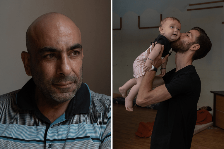 Imad, à gauche, et Abbas, à droite, avec son enfant, dans le refuge d'Azarieh à Beyrouth.
© Antoni Lallican/Hans Lucas