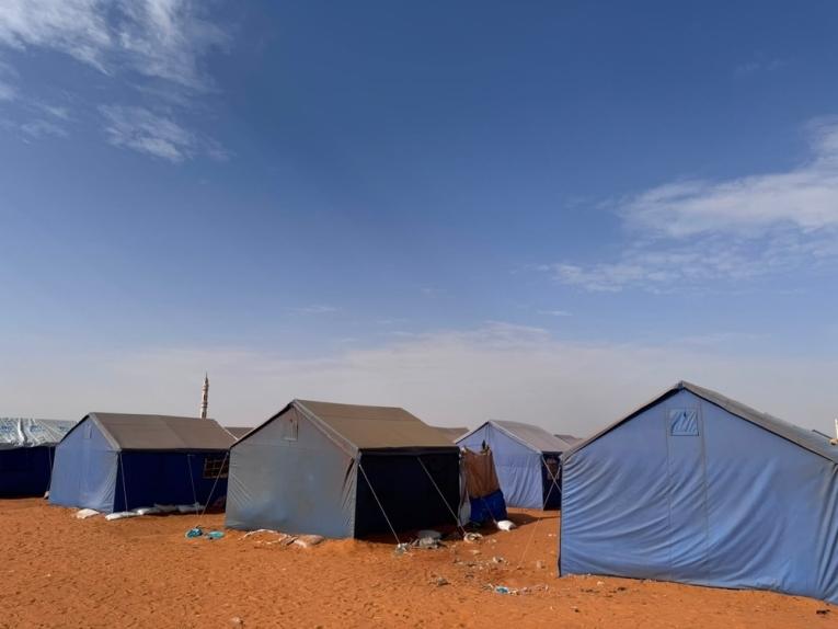 Des tentes dans un camp de personnes déplacées à El Obeid. La ville connaît une multiplication des attaques de drones, ce qui a accru les besoins humanitaires des personnes déplacées et des habitants.
 © MSF