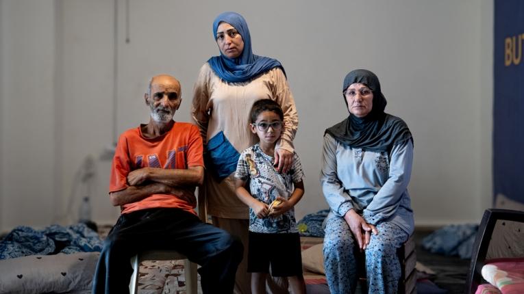 Lors de la dernière escalade du conflit israélien au Liban, en mars 2026, une frappe aérienne israélienne a détruit un immeuble appartenant à la famille de Said et Sanaa. Le couple a perdu son domicile, qui avait pourtant résisté aux précédentes vagues d'escalade israélienne.
 © Salam Kabboul/MSF