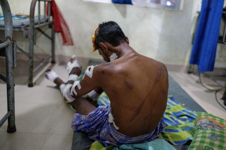 Patient rohingya au sein de la structure médicale de MSF, camp de réfugiés de Kutupalong
 © Antonio Faccilongo