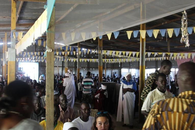 L'église et le service religieux sont des moments précieux pour la communauté du camp de protection des civils, qui leur donnent la possibilité de se réunir et de partager leurs expériences.&nbsp;
 © Philippe Carr/MSF