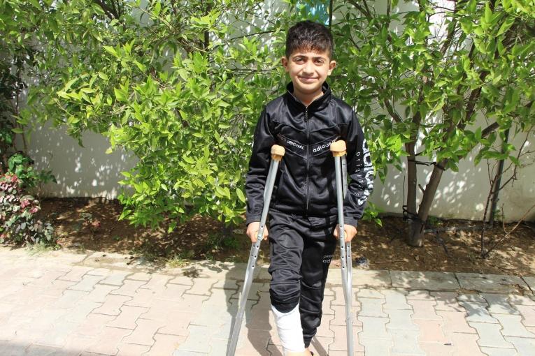 Yahya a 11 ans. Il a été blessé par balle à la jambe.&nbsp;
 © MSF/Laurie Bonnaud